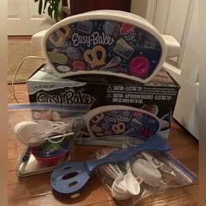Easy-Bake Oven with Accessories